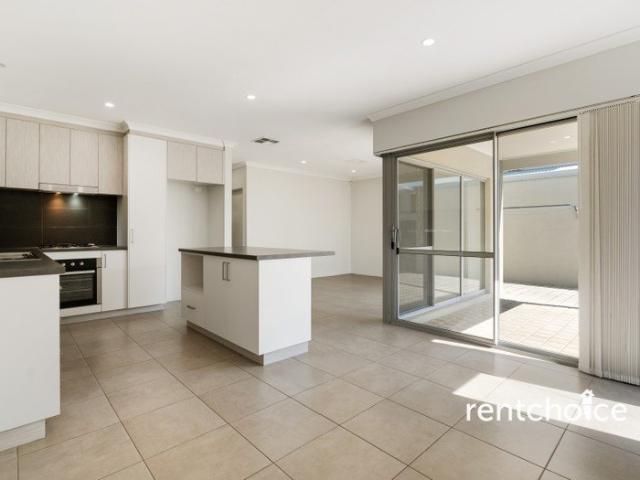 Townhouse for rent in Madeley, Western Australia