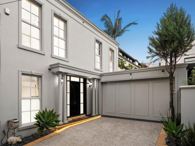 Townhouse for sale in Brighton, Melbourne
