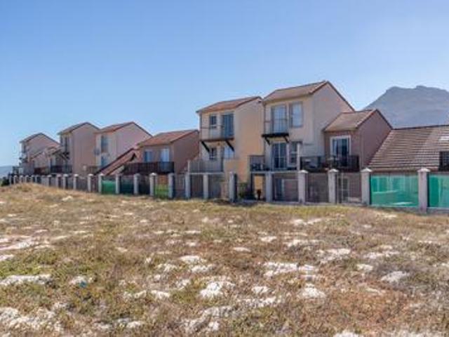 Townhouse for sale in Cape Town, Muizenberg