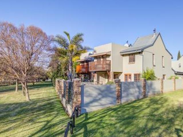 Townhouse for sale in Ekurhuleni, Gauteng