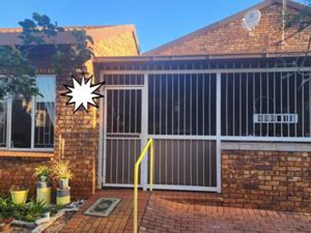 Townhouse for sale in Akasia, Gauteng