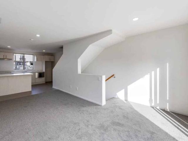 Townhouse for rent in Morningside, Albert-Eden