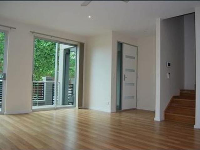 Townhouse for rent in Horseshoe Creek, South Australia