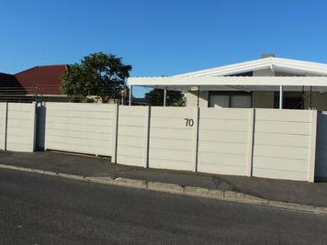 Townhouse for sale in Parow, Western Cape