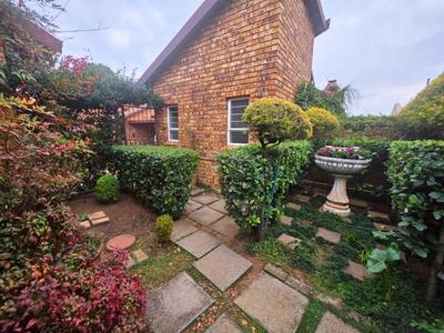Townhouse for sale in Glenmarais, Ekurhuleni