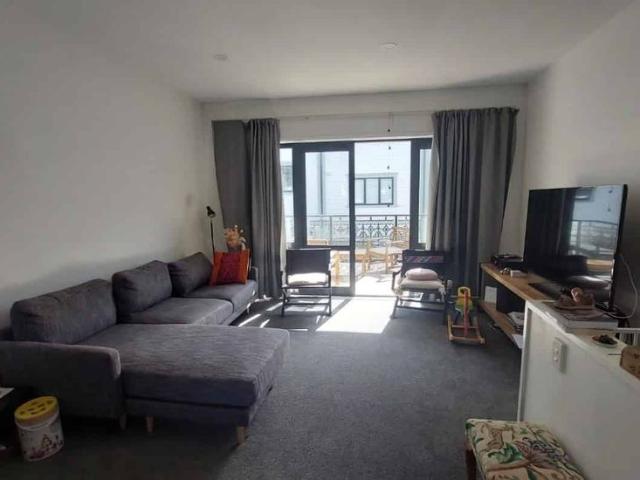 Townhouse for rent in West Lynn, Auckland