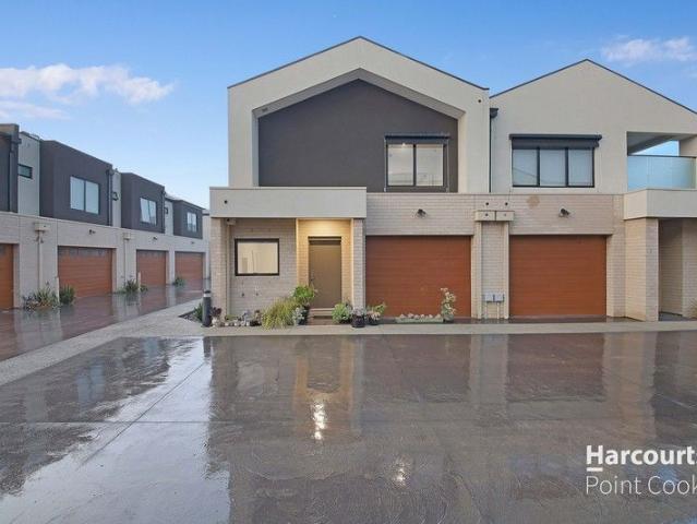 Townhouse for sale in Camerons Creek, Victoria