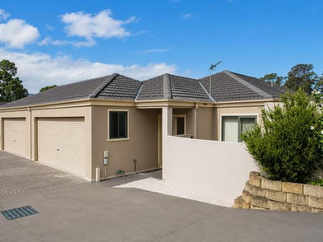 Villa for rent in Wollongong West, New South Wales