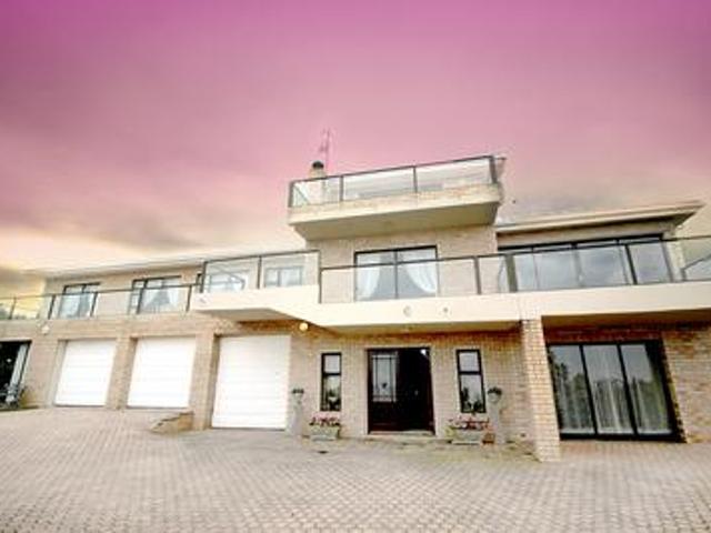 House for sale in Groot Brak Rivier, Western Cape