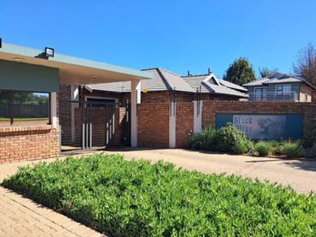 Townhouse for sale in Ekurhuleni, Gauteng