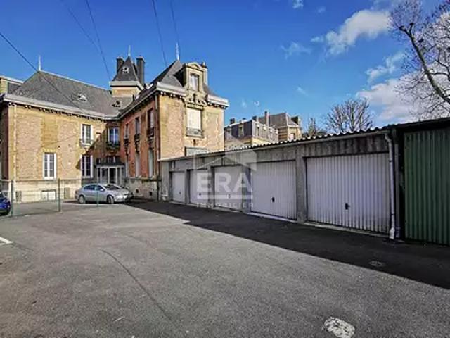 Garage location à Sedan