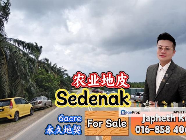 Shop for sale in Sedenak, Johor