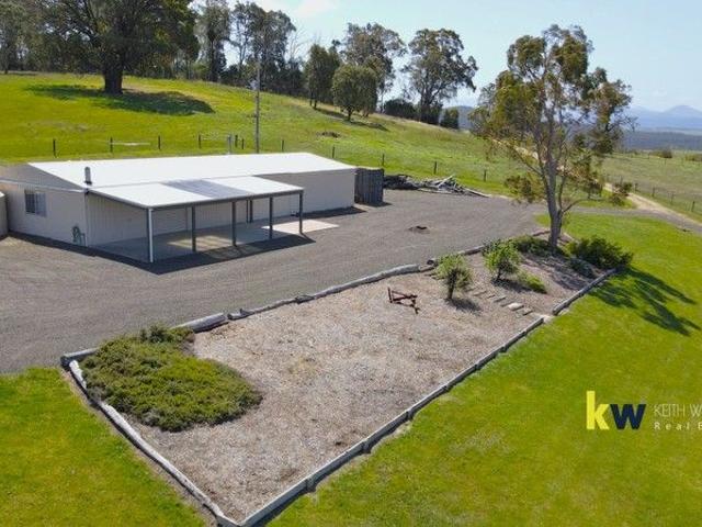 Cottage for sale in Heyfield, Victoria