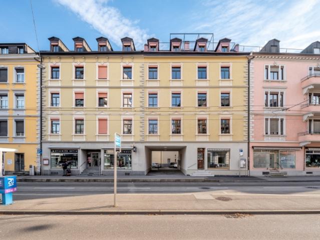 Dachwohnung mieten in Einigen, Zürich