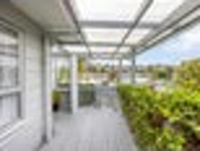 House for sale in Oratia, Oroua County