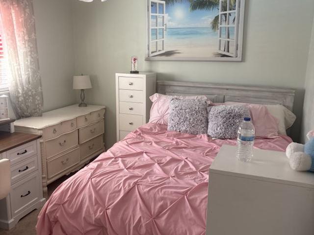 Room for rent in Huntington Beach, Orange County