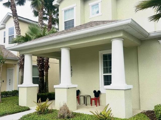 Room for rent in Four Corners, Florida