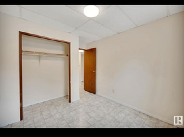 Room for rent in Wedgewood, Alberta