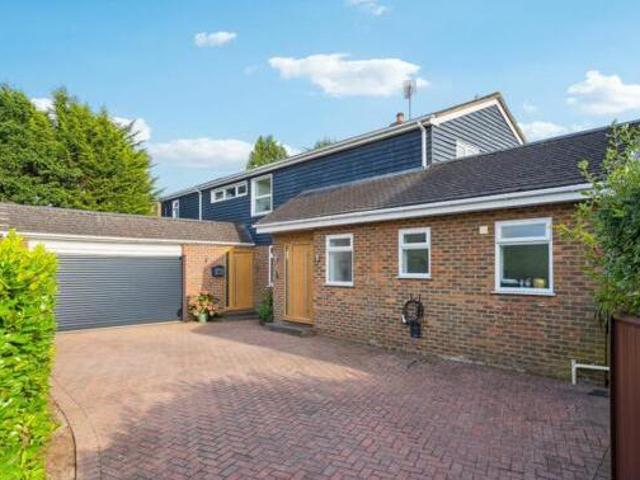 House for sale in Beaconsfield, Knotty Green
