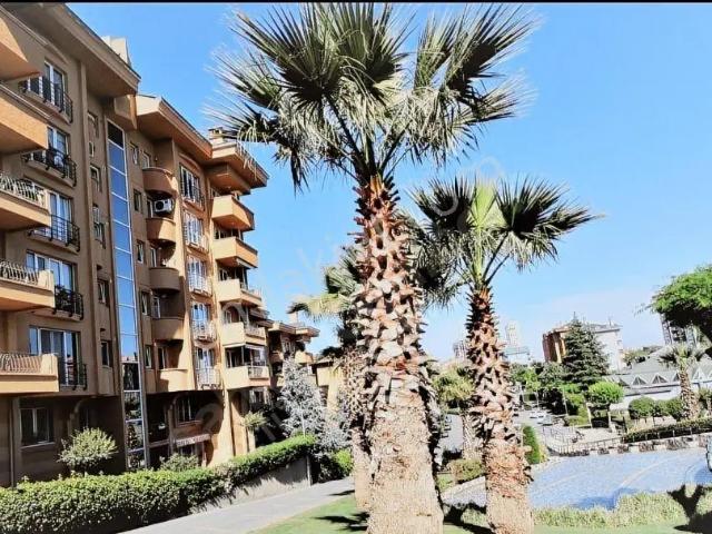 Ümraniye, İstanbul içerisinde satılık mülk