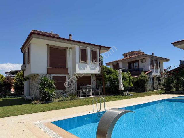 Cumhuriyet Mahallesi, Seferihisar içerisinde satılık Villa