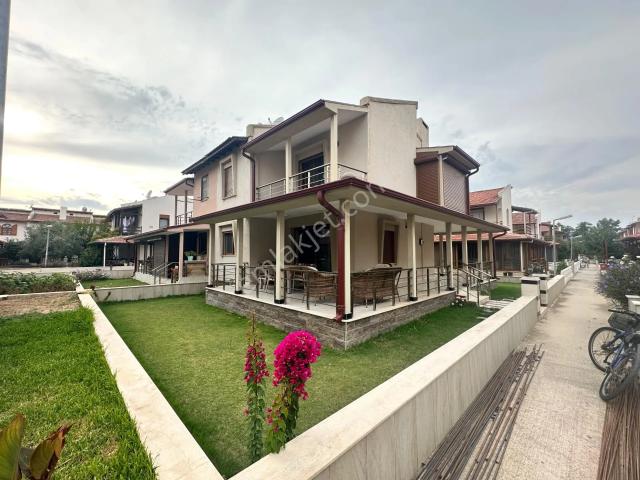 Cumhuriyet Mahallesi, Seferihisar içerisinde satılık Villa