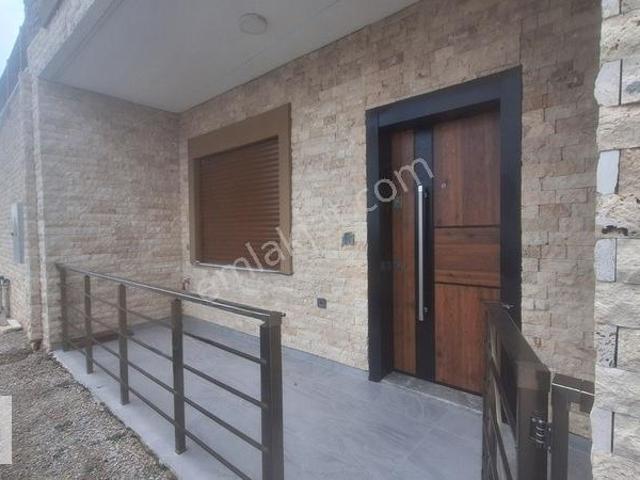 Ömür Beldesi, Seferihisar içerisinde kiralık mülk
