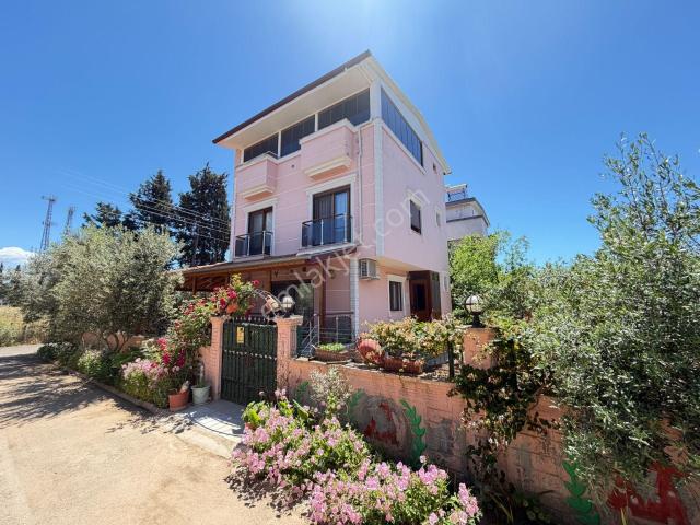 Seferihisar, İzmir içerisinde satılık Villa