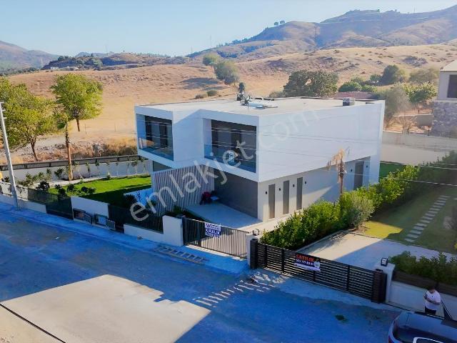 Kavakdere Mahallesi, Seferihisar içerisinde satılık Villa
