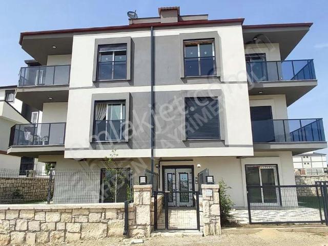 Seferihisar, İzmir içerisinde kiralık mülk