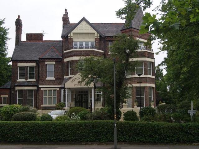 Apartment for rent in Calderstones