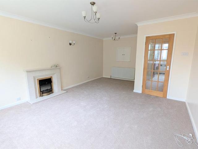 Apartment for rent in Stumperlowe, Fulwood