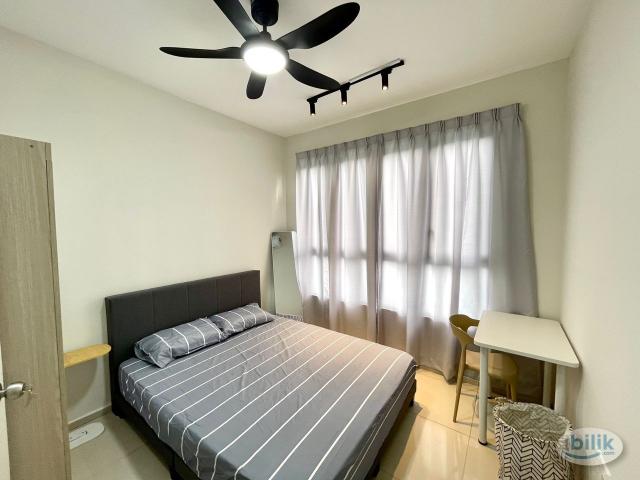 Room for rent in Petaling, Alam Impian