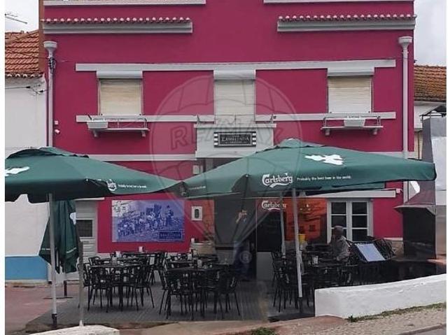 Loja venda em Cruz de Pau, Seixal