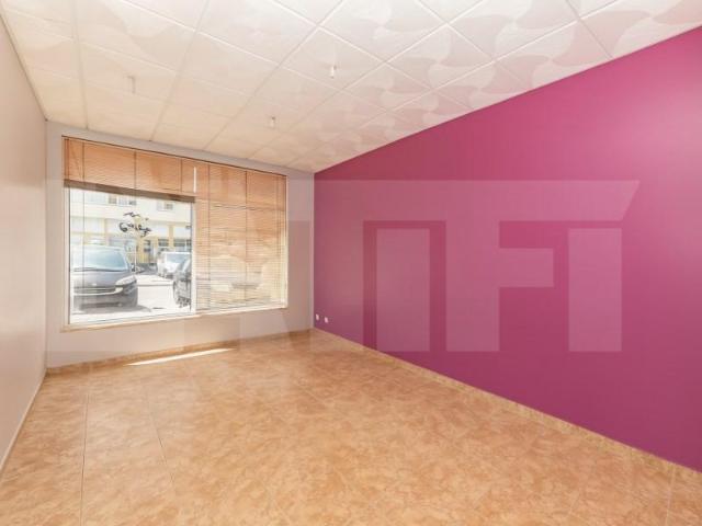 Ponto Comercial alugar em Seixal