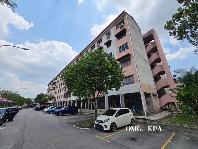 Flat for sale in Petaling, Alam Impian