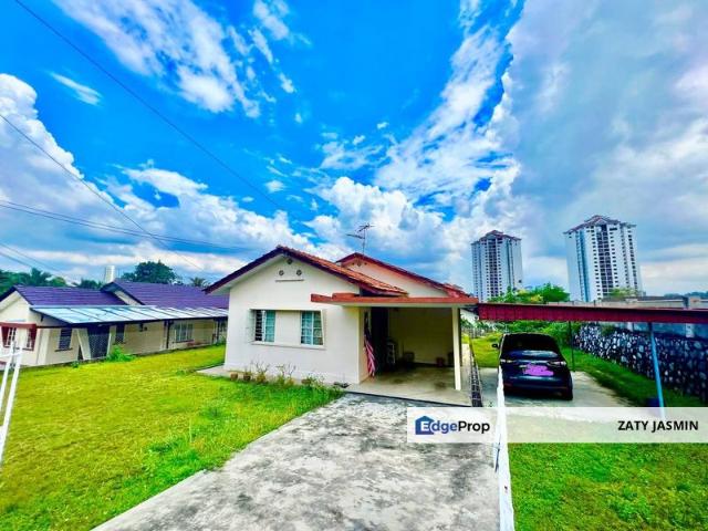 House for sale in Petaling, Damansara Damai