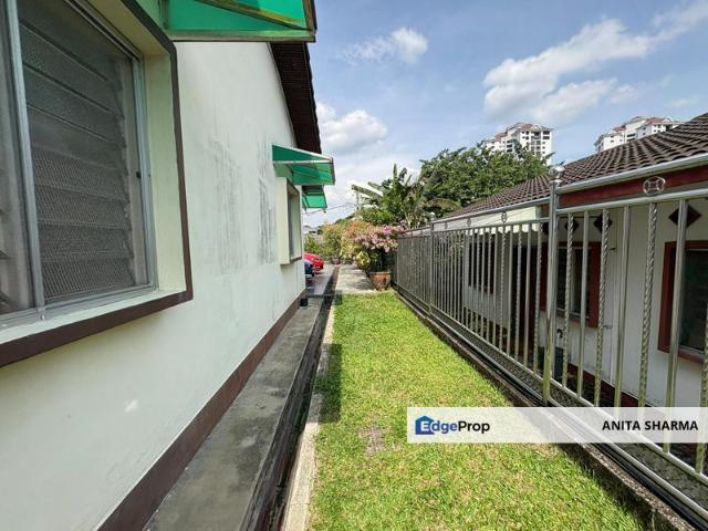 House for sale in Petaling Jaya, Petaling