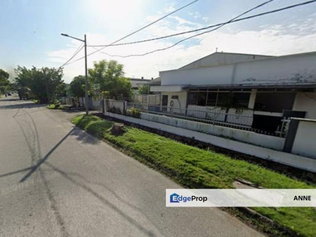 Warehouse for rent in Seksyen 15, Shah Alam