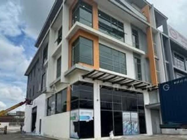 Warehouse for rent in Petaling, Alam Impian
