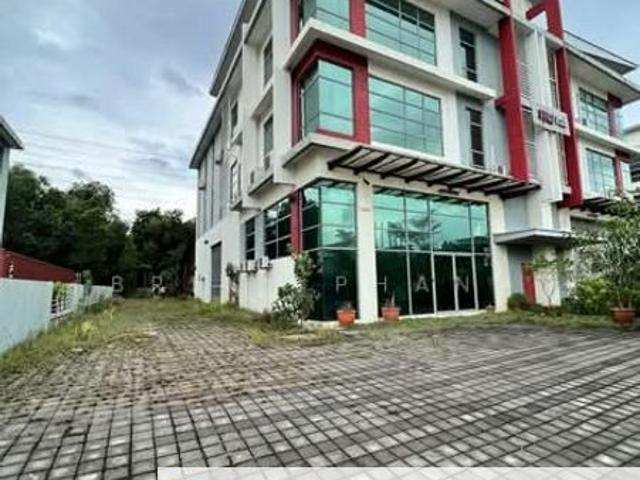 Warehouse for rent in Petaling, Alam Impian