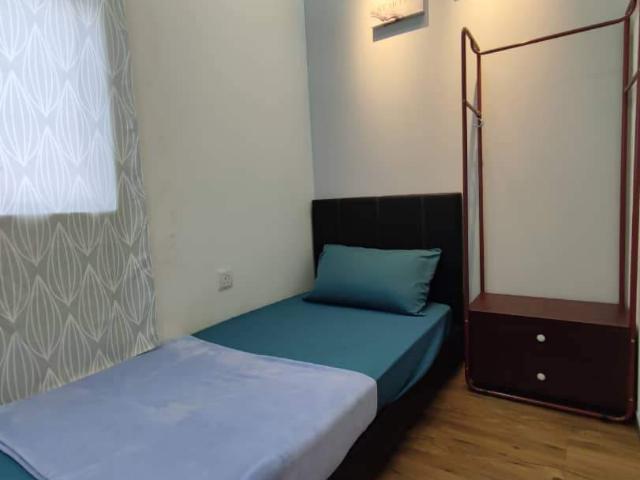 Room for rent in Petaling, Alam Impian