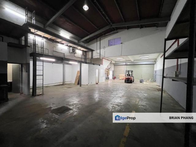 Warehouse for rent in Seksyen 27, Shah Alam