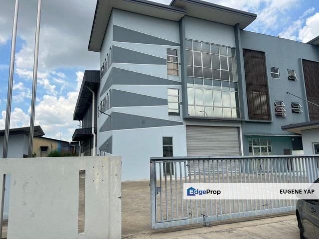 Warehouse for sale in Seksyen 35, Shah Alam