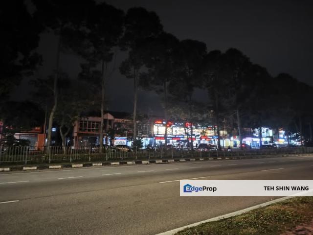 Shop for rent in Kajang, Langat