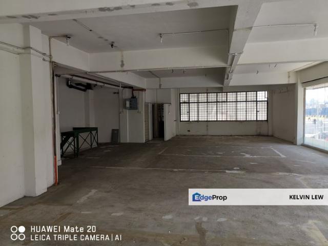 Warehouse for rent in Seksyen 51, Petaling Jaya