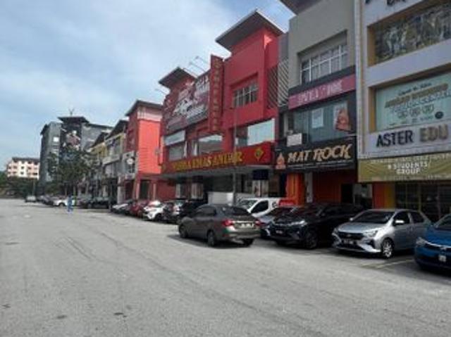 Shop for rent in Petaling, Alam Impian