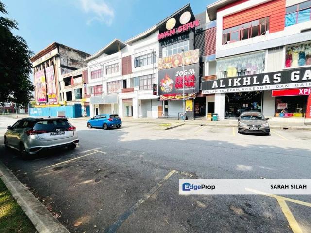 Shop for rent in Petaling, Alam Impian