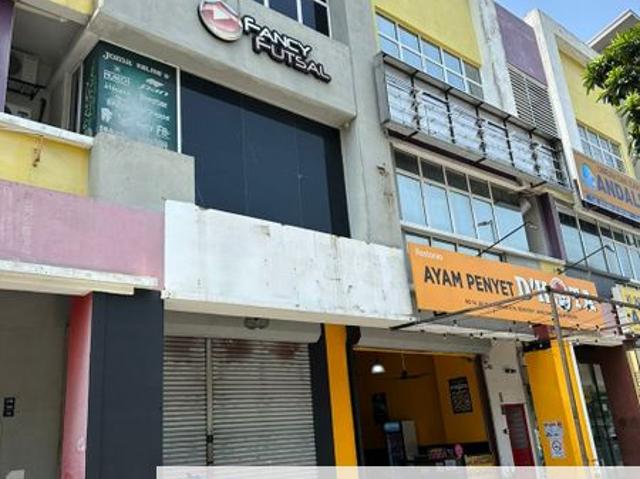 Shop for rent in Petaling, Alam Impian