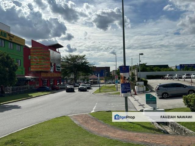 Shop for sale in Petaling, Alam Impian